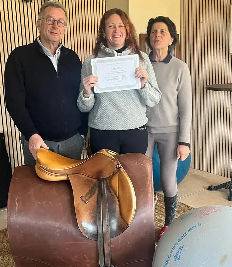 Formée à la méthode Alexander® auprès de Véronique Bartin et Jean-Pierre Tiffon, Maï Lamblé est certifiée enseignante d’Équitation Alexander